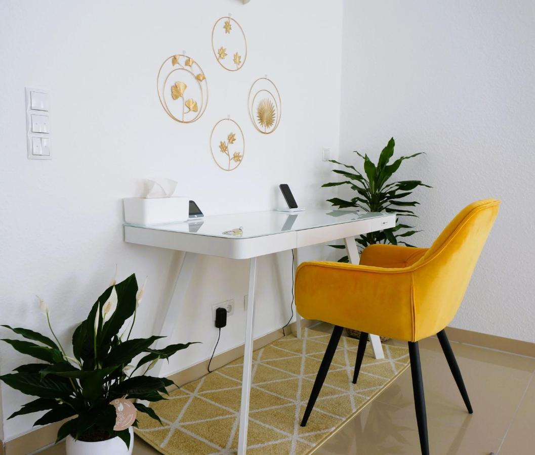 Mein Apartment Flowers Mit Kamin, Bis 10 Personen Frankenthal  Esterno foto