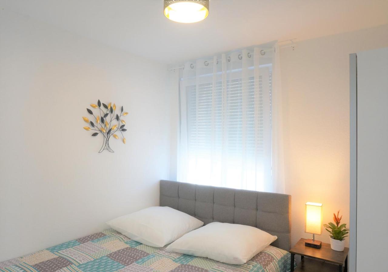Mein Apartment Flowers Mit Kamin, Bis 10 Personen Frankenthal  Esterno foto