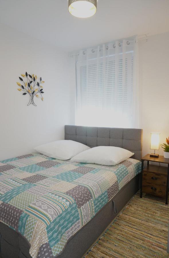 Mein Apartment Flowers Mit Kamin, Bis 10 Personen Frankenthal  Esterno foto