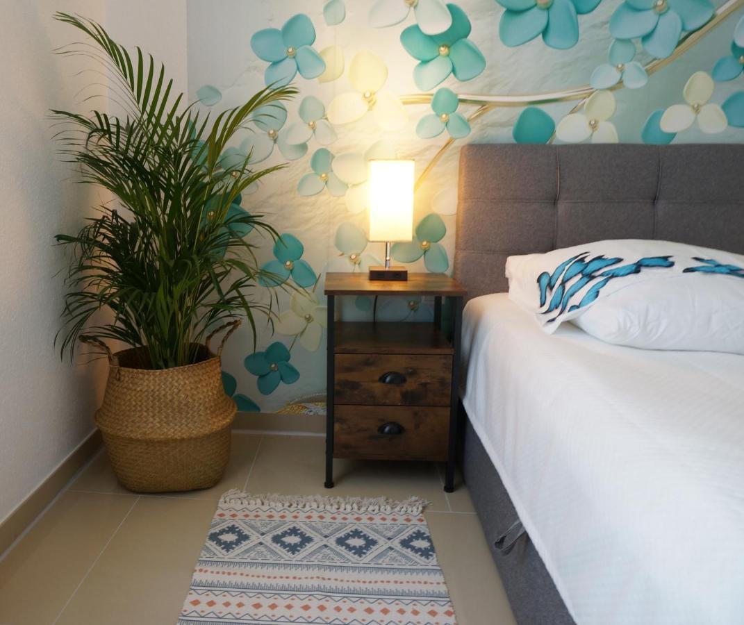 Mein Apartment Flowers Mit Kamin, Bis 10 Personen Frankenthal  Esterno foto