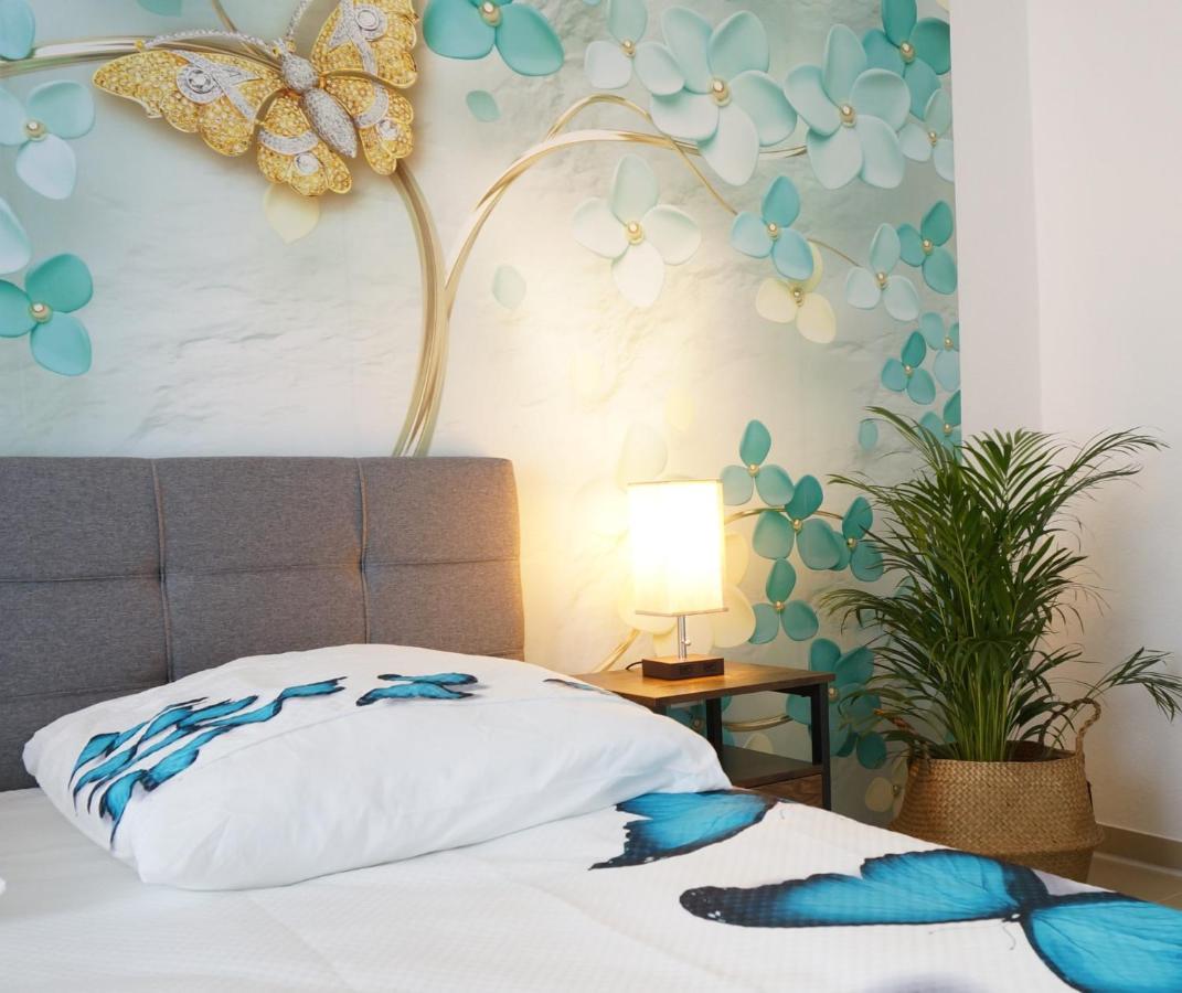 Mein Apartment Flowers Mit Kamin, Bis 10 Personen Frankenthal  Esterno foto