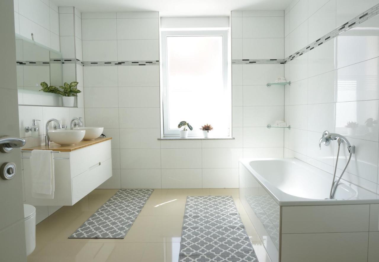 Mein Apartment Flowers Mit Kamin, Bis 10 Personen Frankenthal  Esterno foto