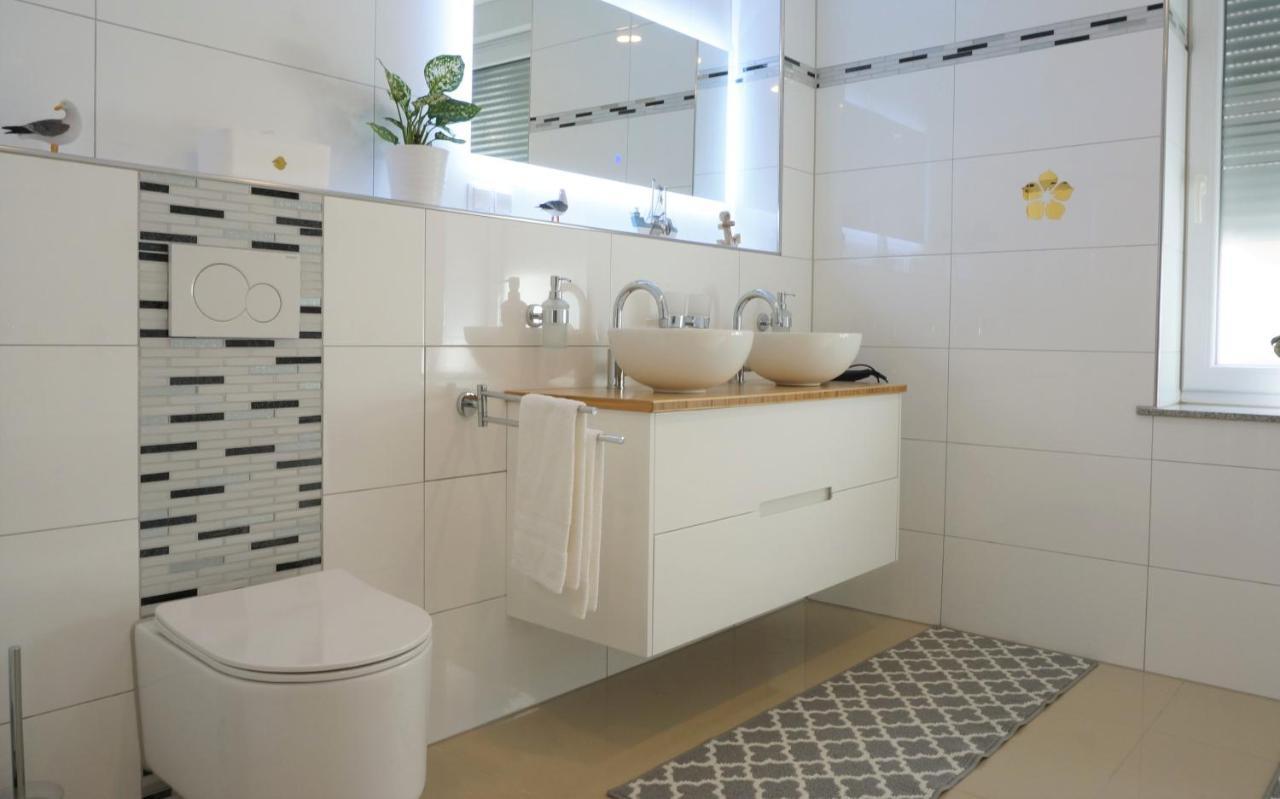 Mein Apartment Flowers Mit Kamin, Bis 10 Personen Frankenthal  Esterno foto