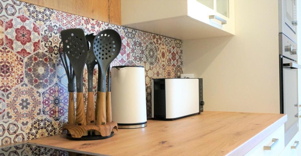 Mein Apartment Flowers Mit Kamin, Bis 10 Personen Frankenthal  Esterno foto